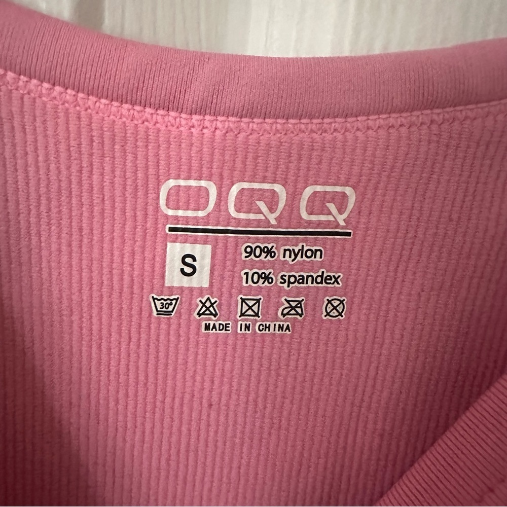 Pink Ribbed Dress - Picture 2 of 5